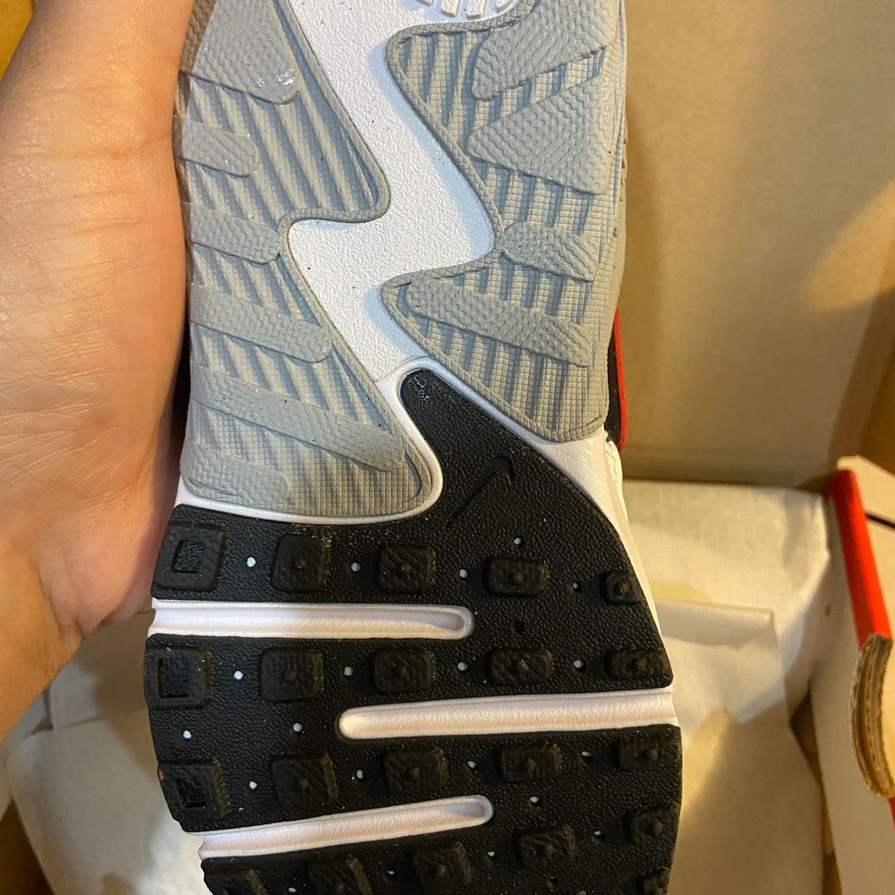 Kids size 12 Airmax Nike, New in box. - Picture 4 of 6